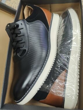 Men's Casual Lace-Up Sneakers in Black and Brown